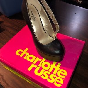 Brand new Charlotte Russe black pumps!